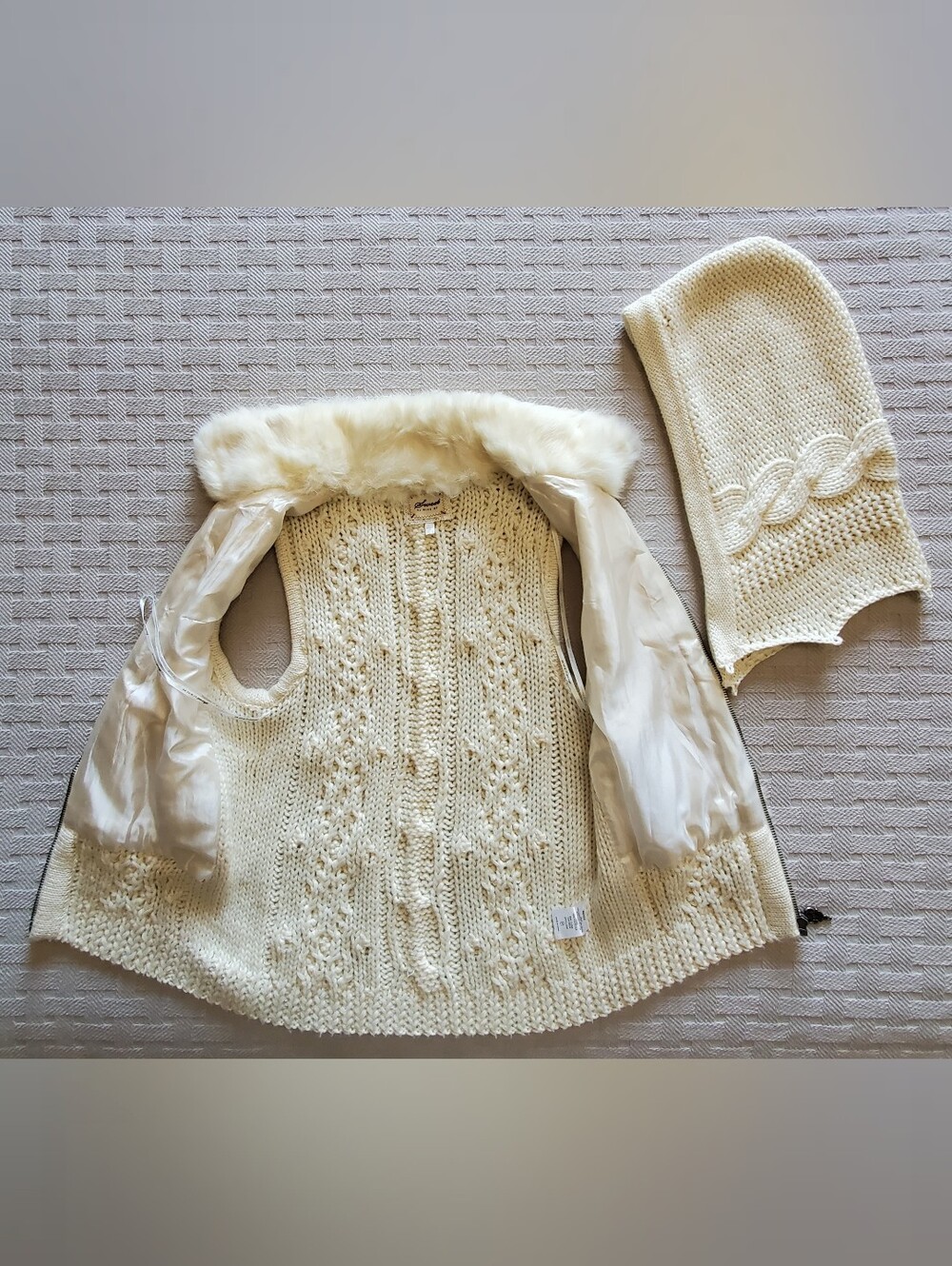 Sweet by Miss Me Angora Fur Cable Knit Hooded Sweater Vest Ivory Like New - Picture 10 of 16